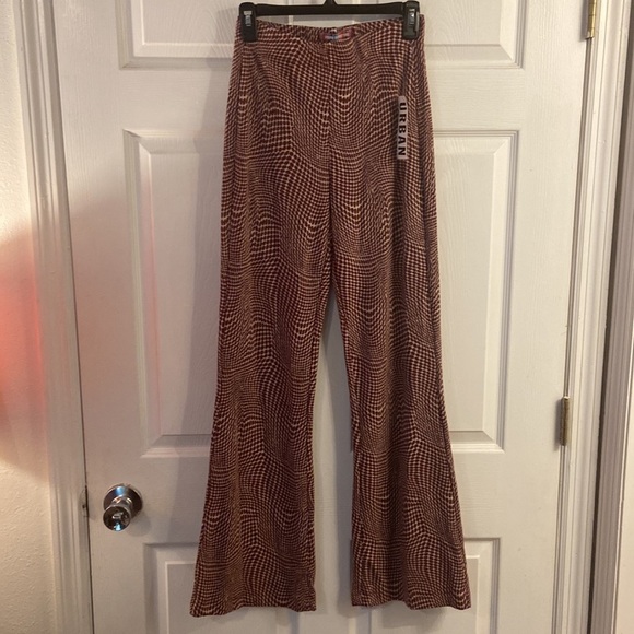 Urban Outfitters UO Bryn Pull-On Flare Stretch Pant - Picture 6 of 8